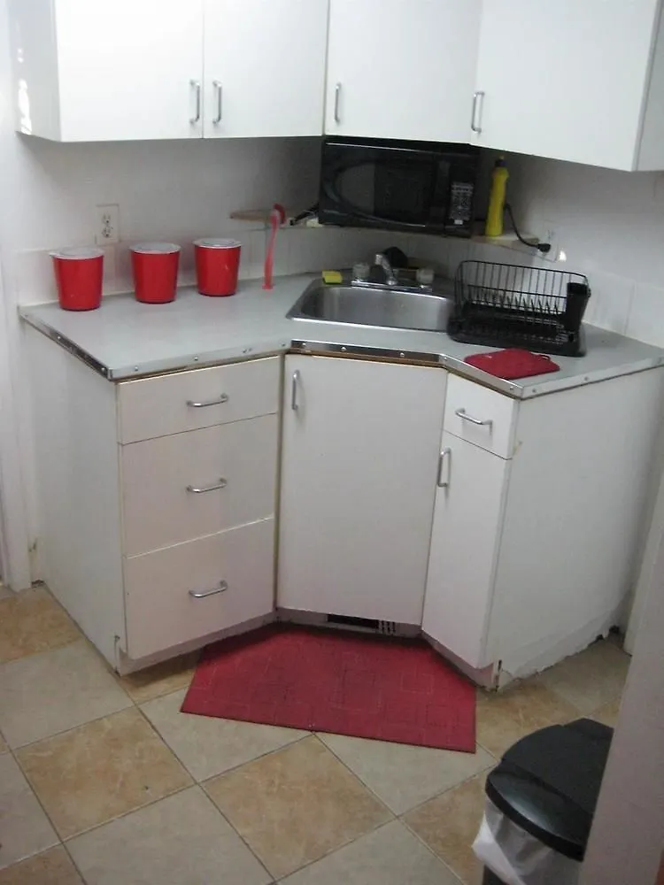 Adib Apartments 1530 Gilles St Ottawa 0*,