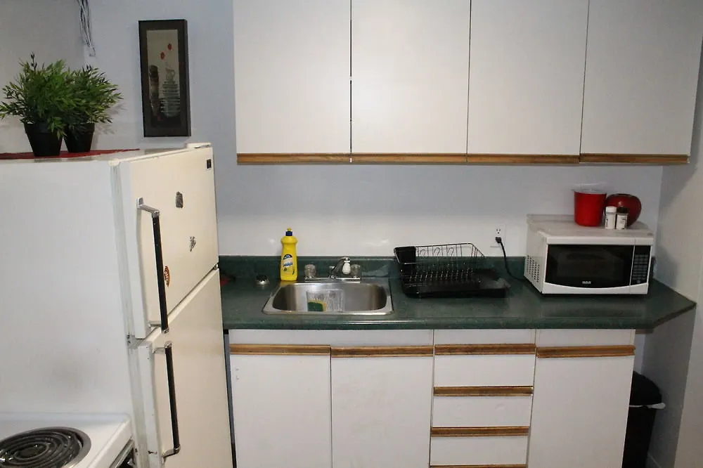 Adib Apartments 1530 Gilles St Ottawa 0*,  Kanada